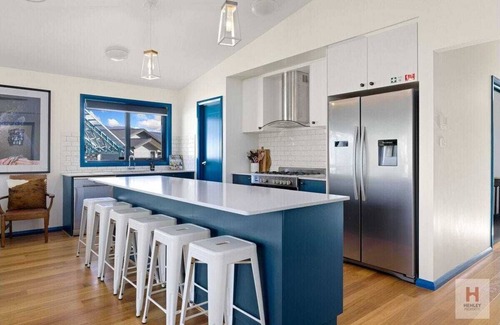 Kalkite Maison | The Lakehouse - On the shores of Lake Jindabyne in the Snowy Mountains