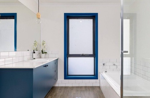 Kalkite Maison | The Lakehouse - On the shores of Lake Jindabyne in the Snowy Mountains