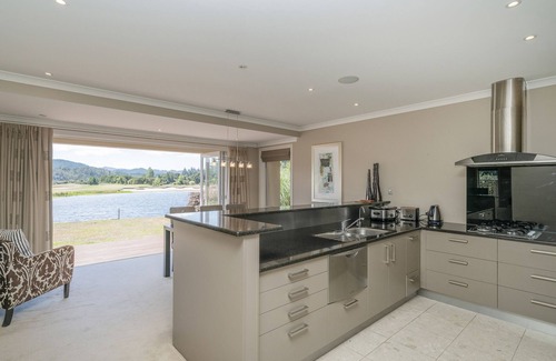 Pauanui Maison | The Lakes - Pauanui Holiday Home