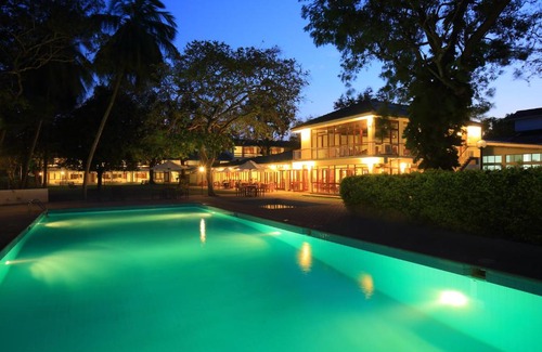 New Town Hôtel | The Lakeside at Nuwarawewa