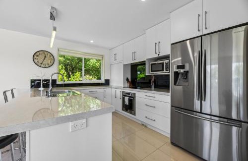 Tauranga Maison | The Lakeside - Tauranga Holiday Home