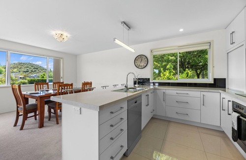 Tauranga Maison | The Lakeside - Tauranga Holiday Home