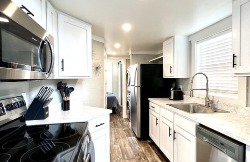 Clermont Maison | The Lakeview House - Lakeside Tiny Home Near Orlando