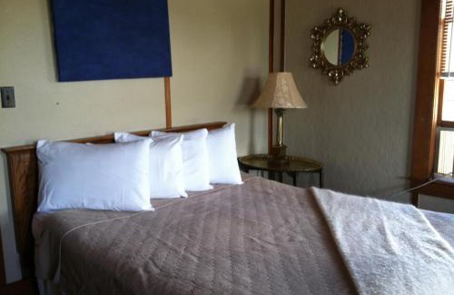 Weirs Beach Cabine | The Lakeview Inn & Cottages