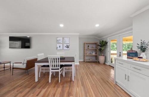 Macon Maison | The Lakeview