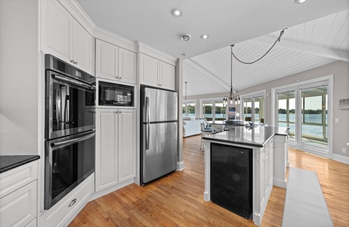 Ingramport Maison | Spectaculaire domaine riverain sur la Rive-Sud!