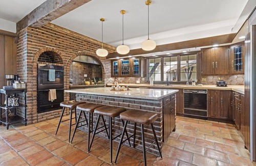 Pleasant Hill Maison | The Landing(43MO) - Sleeps 20 + Airway Strip + Hot Tub