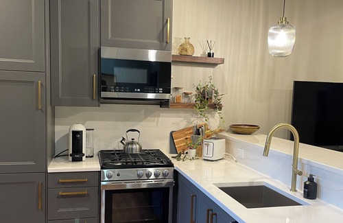 Douglas Appartement | The Landmark; a comfy suite near McCormick Place