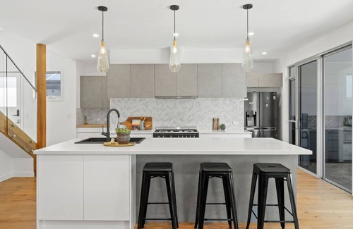 Lennox Head Appartement | The Lane is an opulent holiday home ideal for a family and friends retreat.