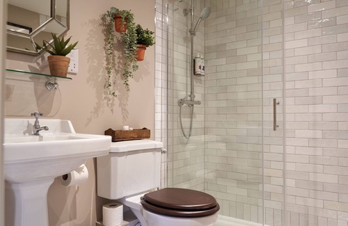 Lower Langford Hôtel | The Langford Inn & Restaurant