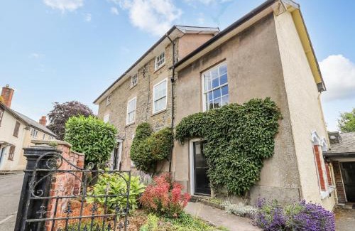 Bishops Castle Maison | The Laurels
