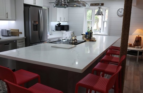 Waupoos Maison | The Lazy Acre- Prince Edward County- Picton, Ontario