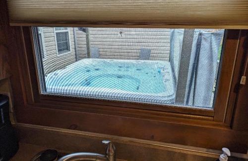 Lewis Center Maison | The Lazy Cat Lodge