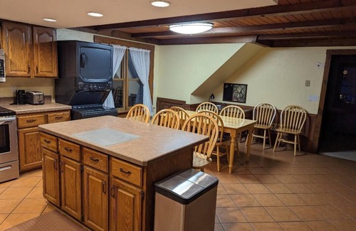 Lewis Center Maison | The Lazy Cat Lodge - Hot Tub - Fire Pit