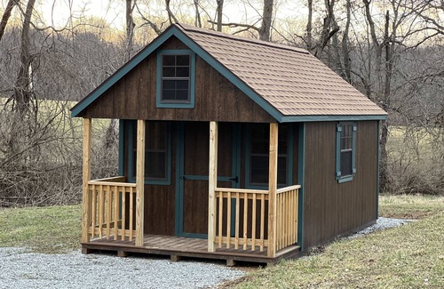 Dickerson Run Cabine | The Lea - tiny cabin in cow pasture