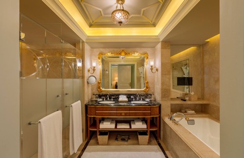 Diplomatic Enclave Hôtel | The Leela Palace New Delhi