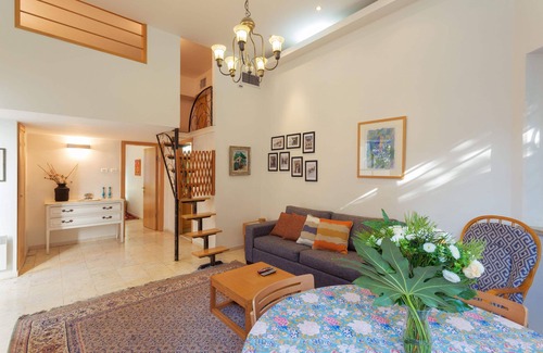 Emek Refaim Appartement | Best location- German Colony serviced Vacation Apartments, Clean & Comfortable