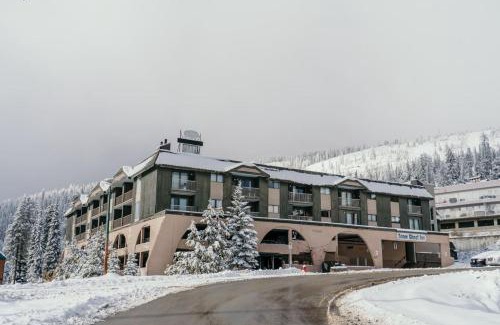 Beaverdell Appartement | The Lifty Ski-In Ski-Out Studio, Pool and Gym