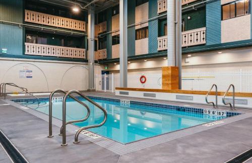 Beaverdell Appartement | The Lifty Ski-In Ski-Out Studio, Pool and Gym