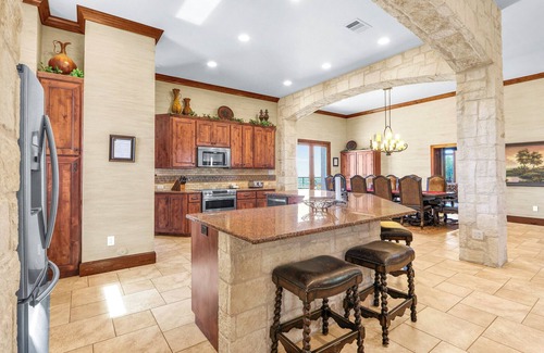 Johnson City Maison | The Light House I Pool, Hot tub, Views on 2001 Hill Country acres!