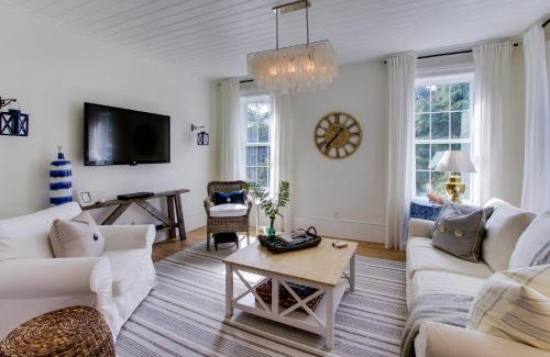 Agate Beach Maison | The Lighthouse at Starfish Cove