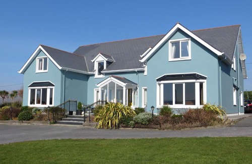 Dingle Maison | The Lighthouse