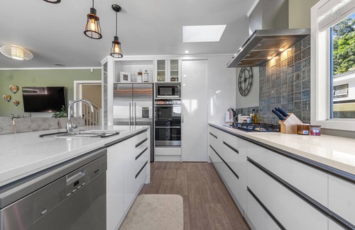 Te Mata Maison | The Lighthouse - Te Mata Holiday Home