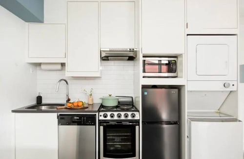 Virginia Highland Appartement | ~The Lillian~ Downtown Rooftop Skyline Cozy