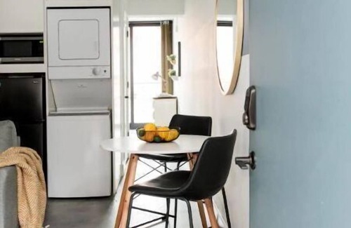Virginia Highland Appartement | ~The Lillian~ Downtown Rooftop Skyline Cozy