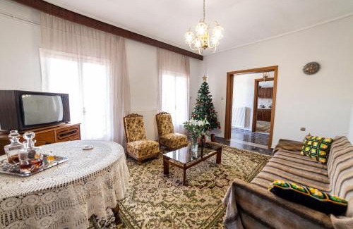 Mavromati Appartement | The Lily Nest