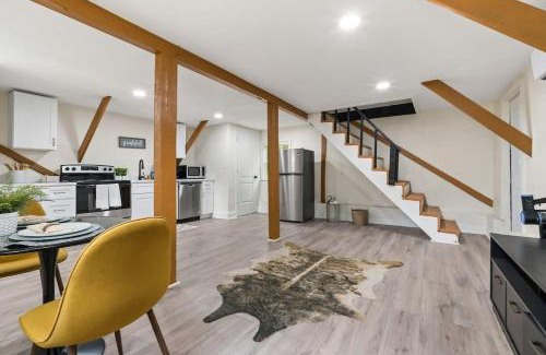 Leinkauf Appartement | The Lily Pad Modern Cottage In The City