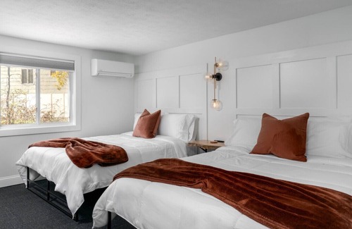 Ellicottville Cabine | The Lincoln Motel- Lower Queens Room #1