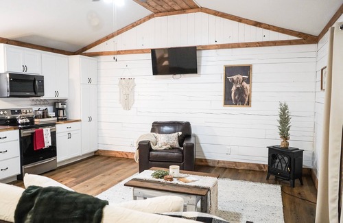 South Bloomingville Cabine | The Lincoln Cabin in Hocking Hills
