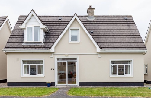 Lahinch Maison | The Links 23, Great Location for Great Surf!