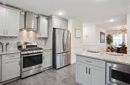 Kearny Appartement | The Lions Den Luxury 3-Bedroom Oasis + Patio