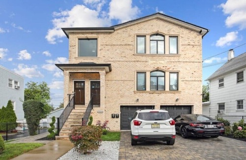 Kearny Appartement | The Lions Den Luxury 3-Bedroom Oasis + Patio