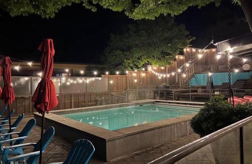 Upper Lonsdale Appartement | The Lions Self Contained Suite, Shared Pool, Hot Tub, Views