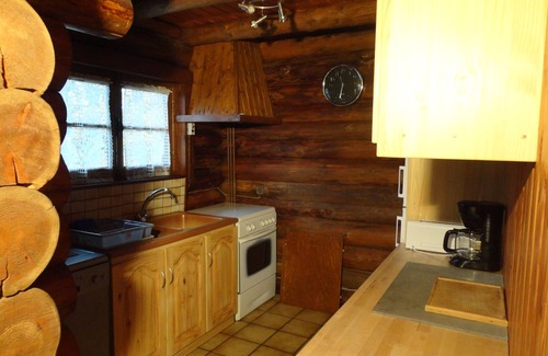 Marcillac-la-Croisille Chalet De Ski | Le petit fuste avec une vue sur le lac