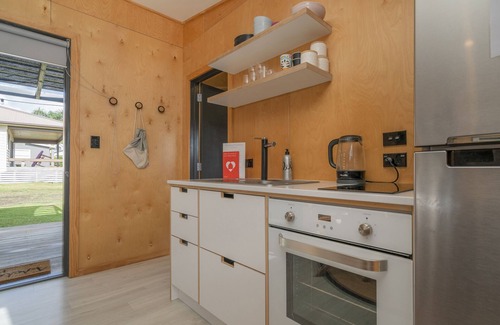 Whangapoua Maison | The Little Bach at Whangapoua