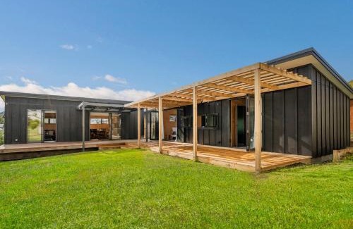 Whangapoua Maison | The Little Bach at Whangapoua
