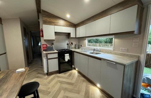 Mynydd Isa Appartement | The Little Bitty Farm Lodge