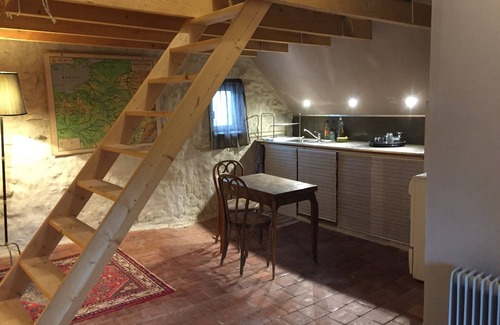 Chambourg-sur-Indre Cottage | La petite maison dans le jardin fleuri