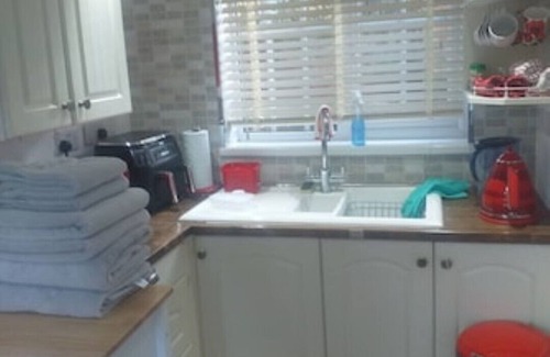 Hull Cottage | The Little House in Hull A pet friendly Sanctuary in the City