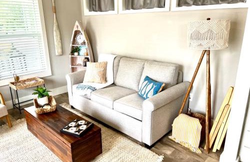 Pottsboro Maison | The Little Getaway-Sleeps 4, Firepit, Pet friendly