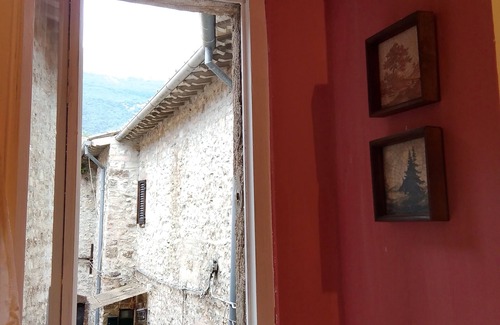 Sant'Anatolia di Narco Maison | The little house in the castle
