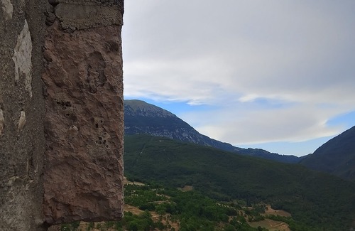 Sant'Anatolia di Narco Maison | The little house in the castle