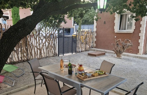 Gaujac Maison | The Little House in the Vineyard