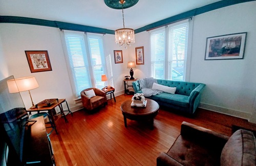 Liberty Maison | The Little House on Prairie Street