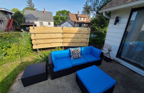 Slatterly Park Maison | The Little House // Stylish & Cozy ~ 2 mi from Mayo Clinic