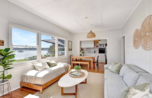 Rathmines Maison | The Little Lake House Waterfront